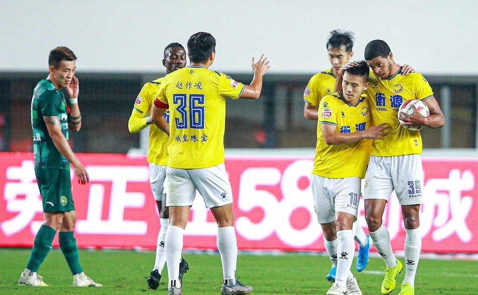 青岛黄海客场失利，积分榜逐渐下滑(青岛黄海主场在哪)