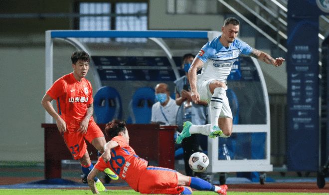 新葡京娱乐城-完美防守造神奇，攻击手助力球队取胜