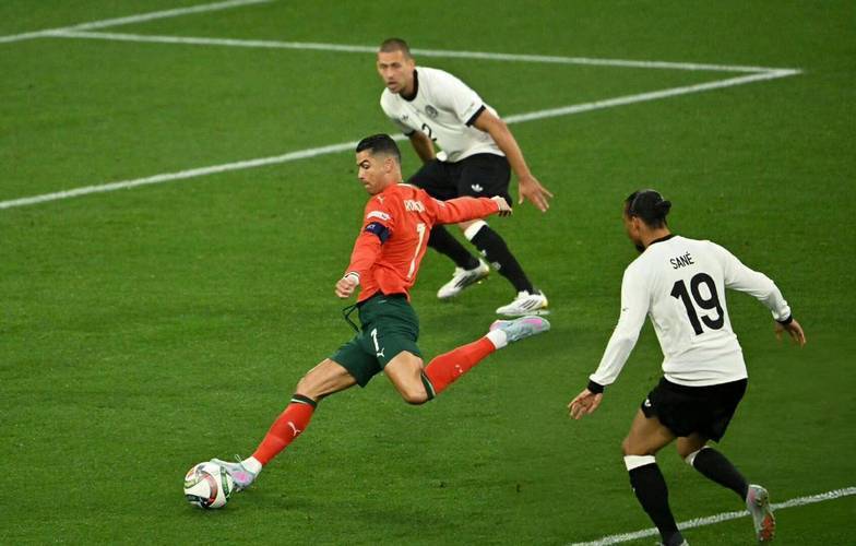 新葡京娱乐城-关于马赛击败尼斯，继续占据法甲亚军位置的信息