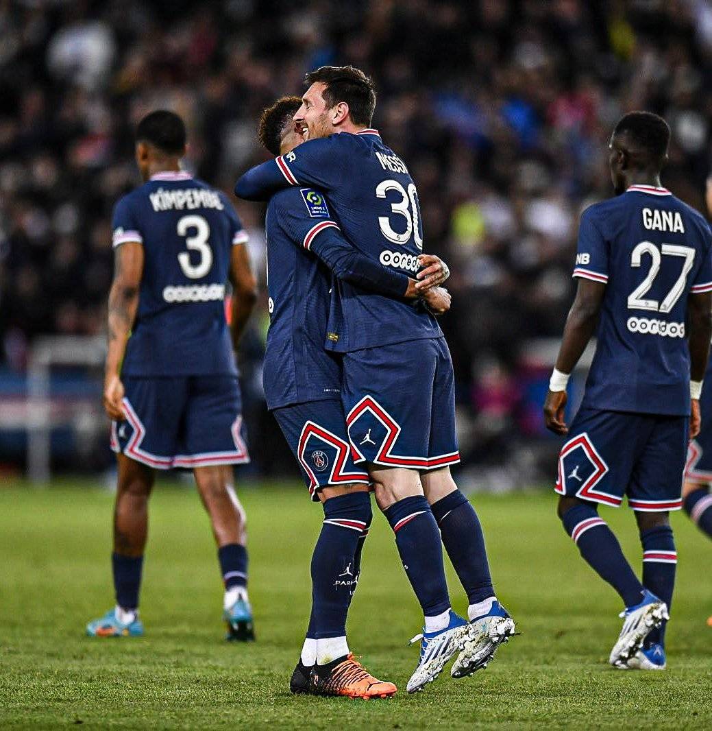 包含隆尼斯队连续斩获胜利，法甲榜上略显领先的词条